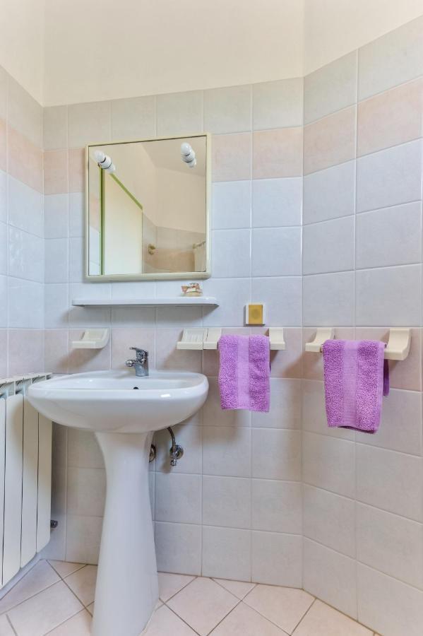 Apartments Redenta Tar-Vabriga Екстериор снимка